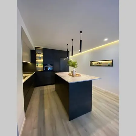 Precioso A Estrenar En Centro De Lejlighed Nerja