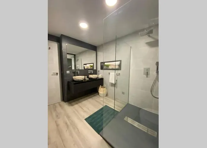 Precioso A Estrenar En Centro De Lägenhet Nerja