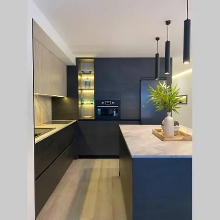 Precioso A Estrenar En Centro De * Nerja