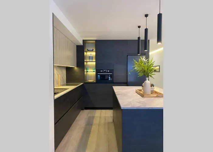 Precioso A Estrenar En Centro De * Nerja